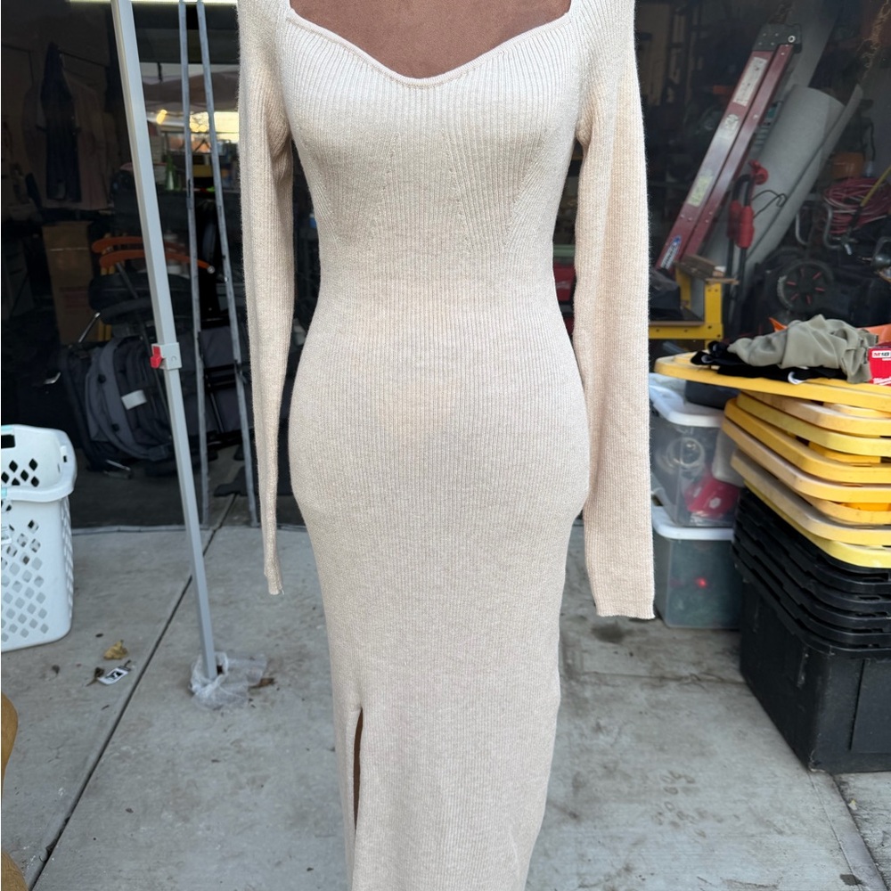 Olive & Oak Cream Long Sleeve Dress